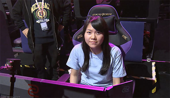 Divina女子賽正賽次日 中國(guó)選手Sunny兩雞再次登頂